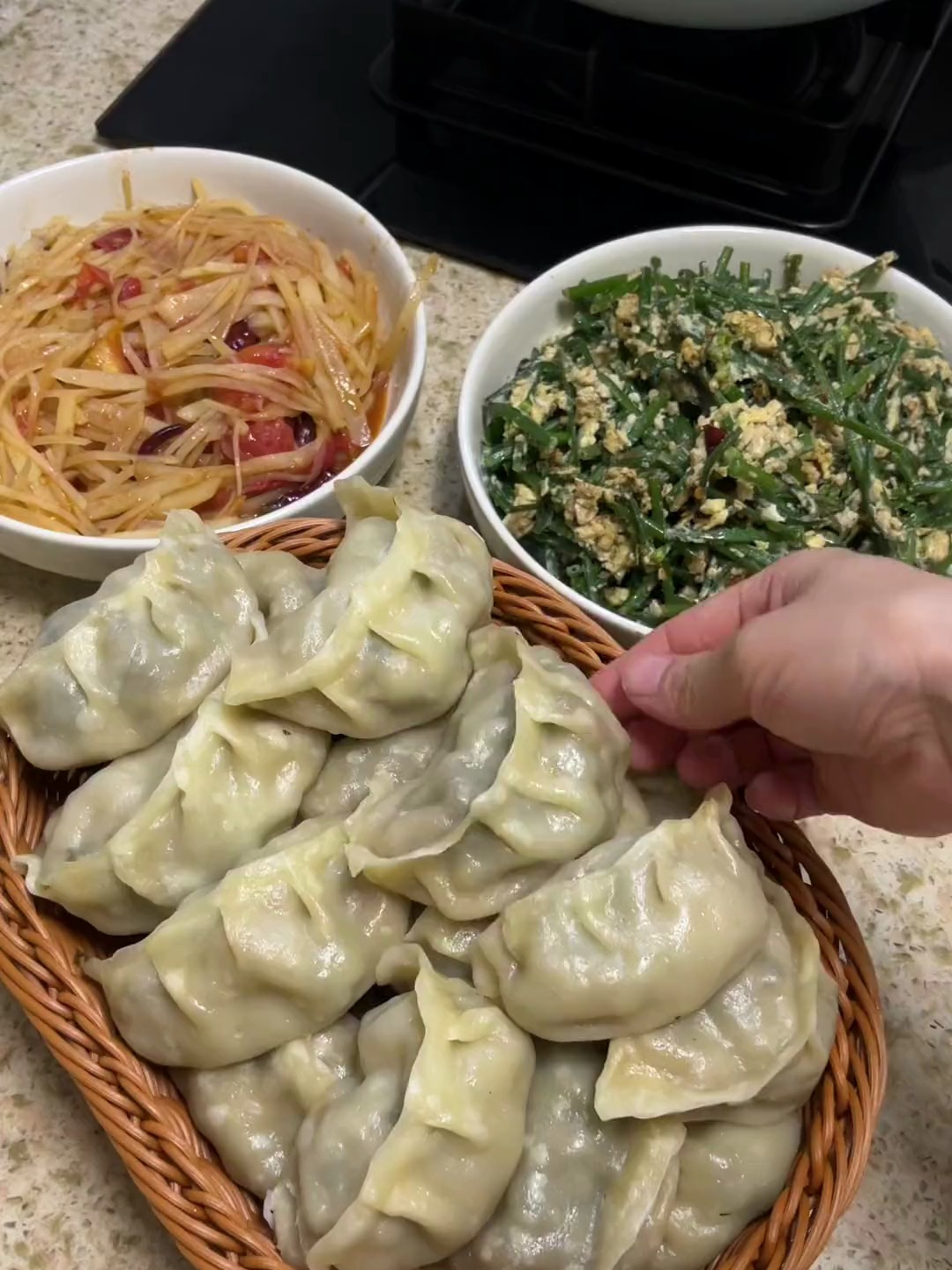 包饺子是一种乐趣 吃饺子是一种心情 记录真实生活