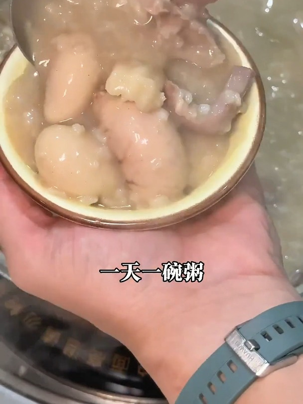 南宁街头新鲜现做猪杂粥,连喝三碗都不够