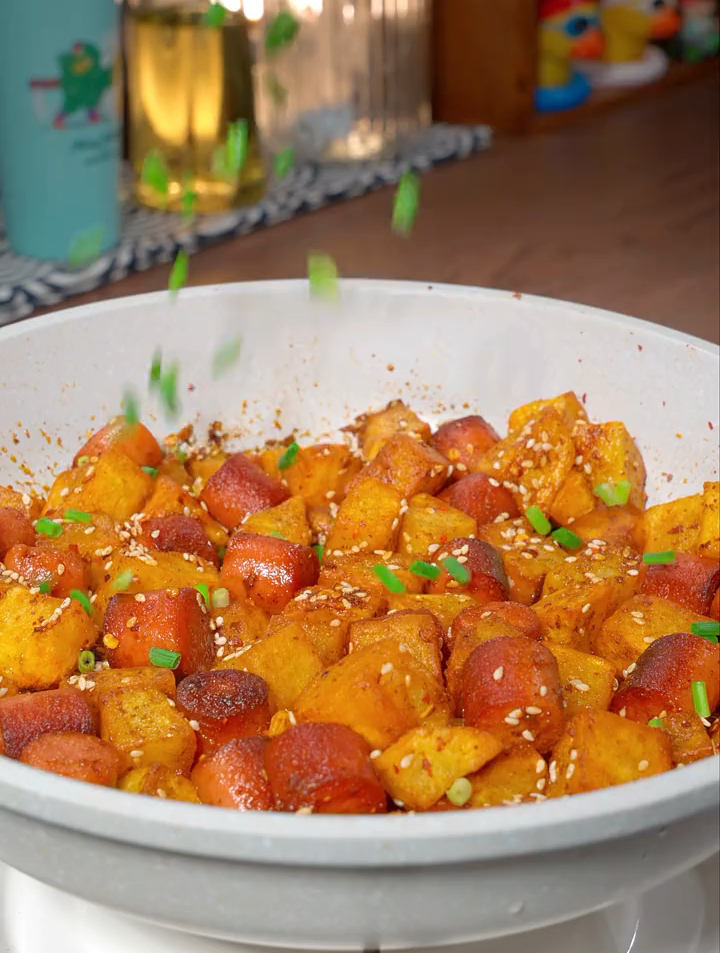 孜然土豆香肠,酥酥脆脆好吃到舔手指