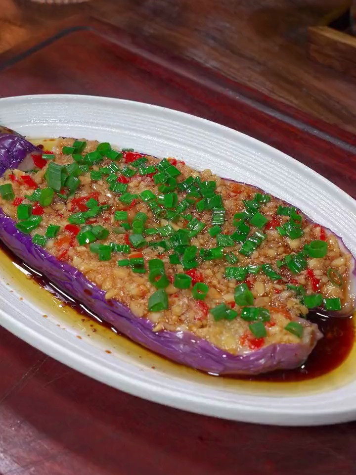 香辣可口的蒜蓉蒸茄子