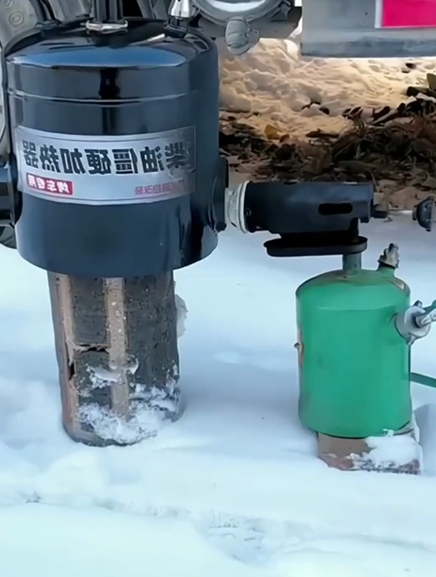 冬季寒冷不要用火烤发动机了,用这种蒸汽烤车炉子吧,安全又方便