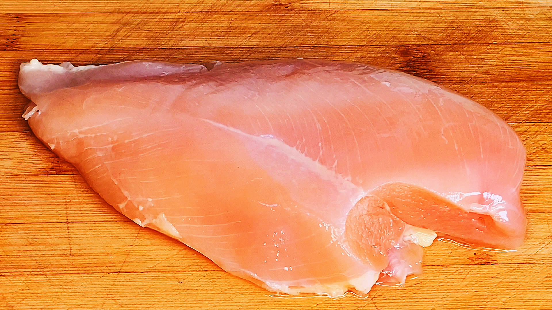 鸡胸肉这样做，孩子老人最喜欢，不油炸不油腻，鲜嫩营养又入味