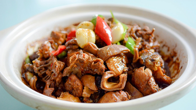 沙道观宋婆鸡，饭店里很火的一道招牌菜，大厨将其做法揭个底朝天