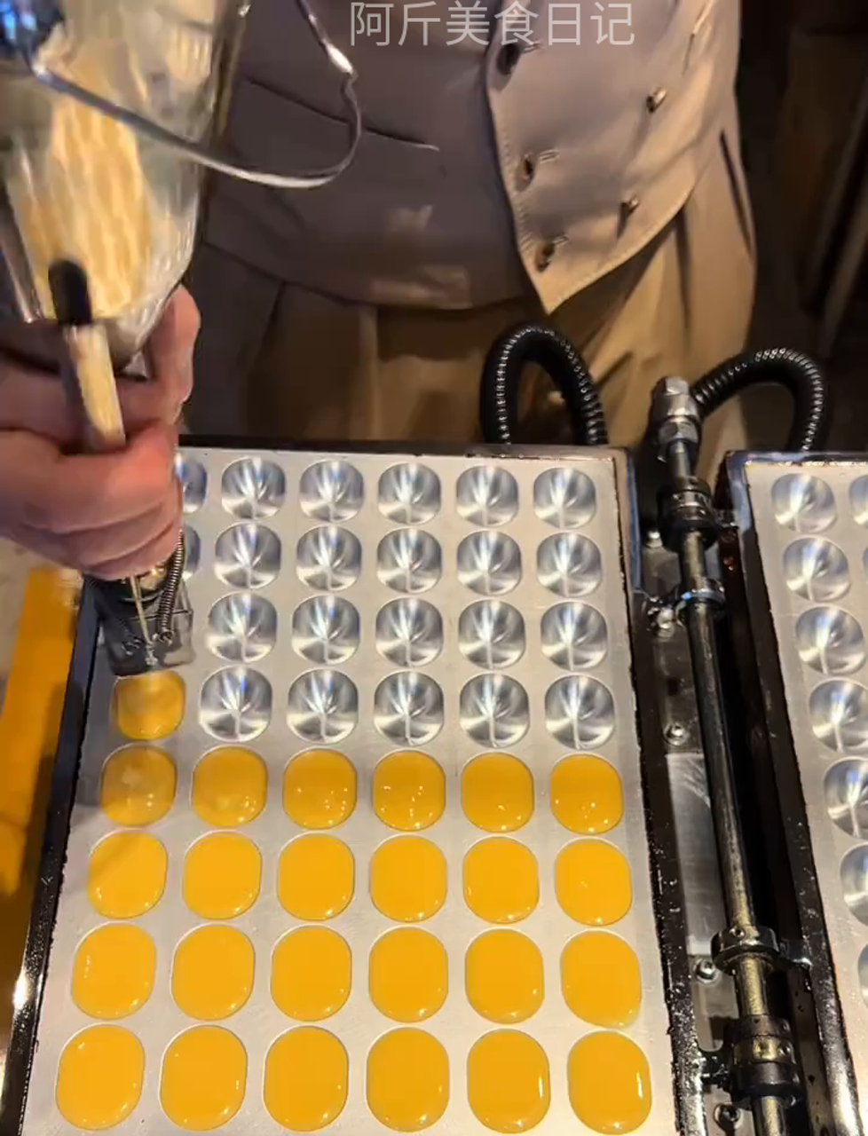 萌宝小鸡造型的超萌蛋糕