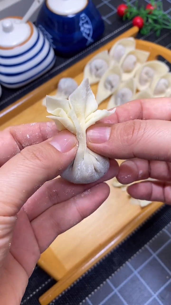 怎样包馄饨才是小朋友的最爱,简单易学,这技术没得喷