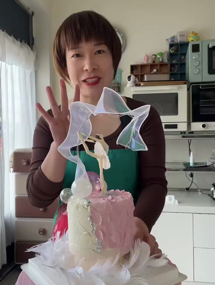 小时候羡慕表姐的芭蕾舞音乐盒,今天我把它做成了蛋糕