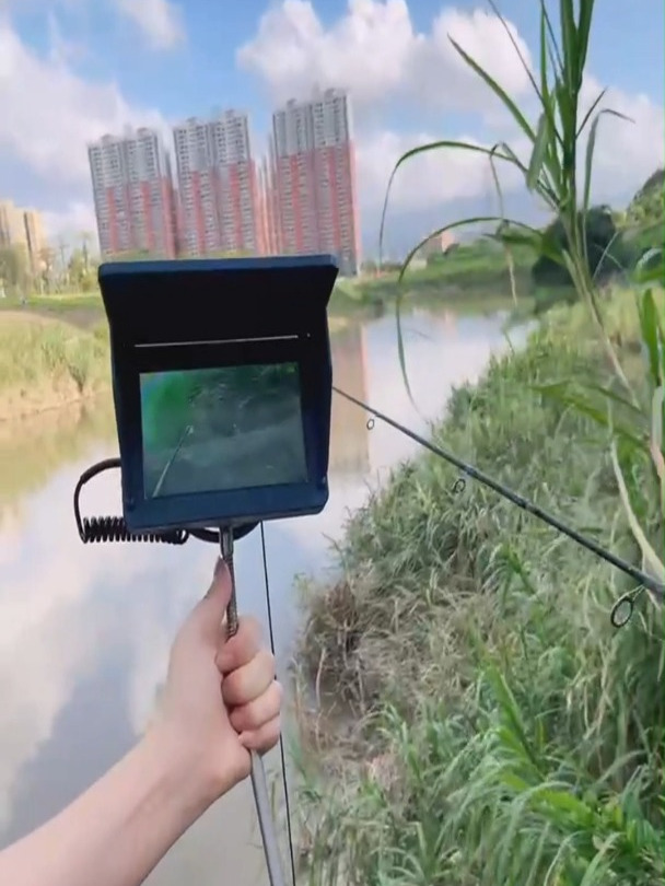 水中奥秘,一网打尽!艾尼可高可视清探鱼器带你直击水下鱼群盛宴