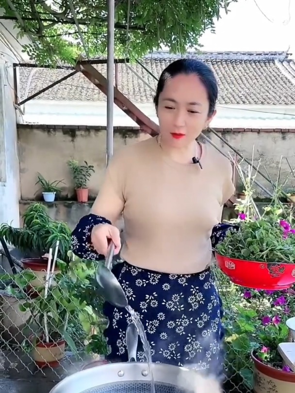 这个季节一定不要错过这道,清热解毒的凉拌马齿菜