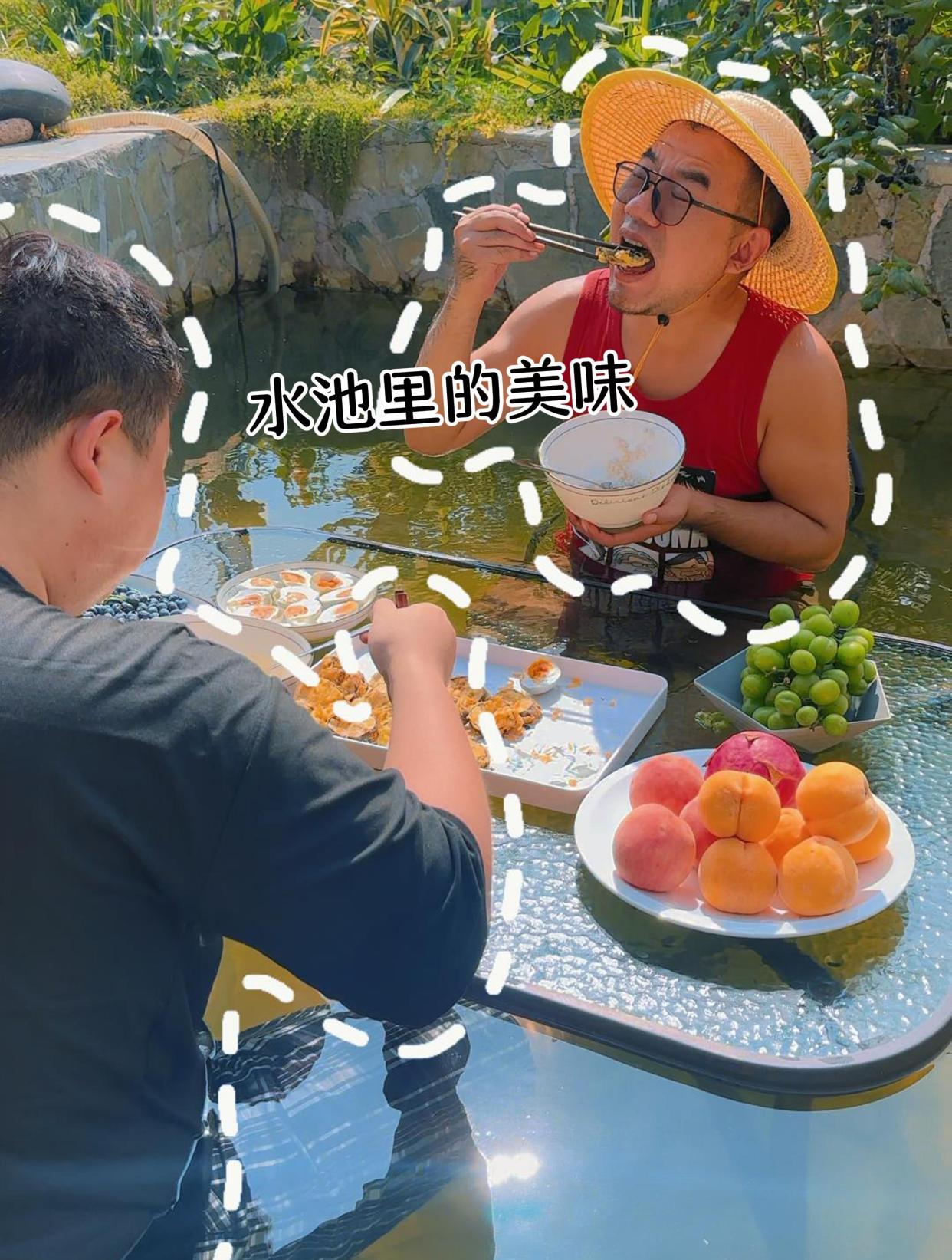 乡村小院竟成为朋友的游乐园!一顿炸茄盒直接给朋友香迷糊了