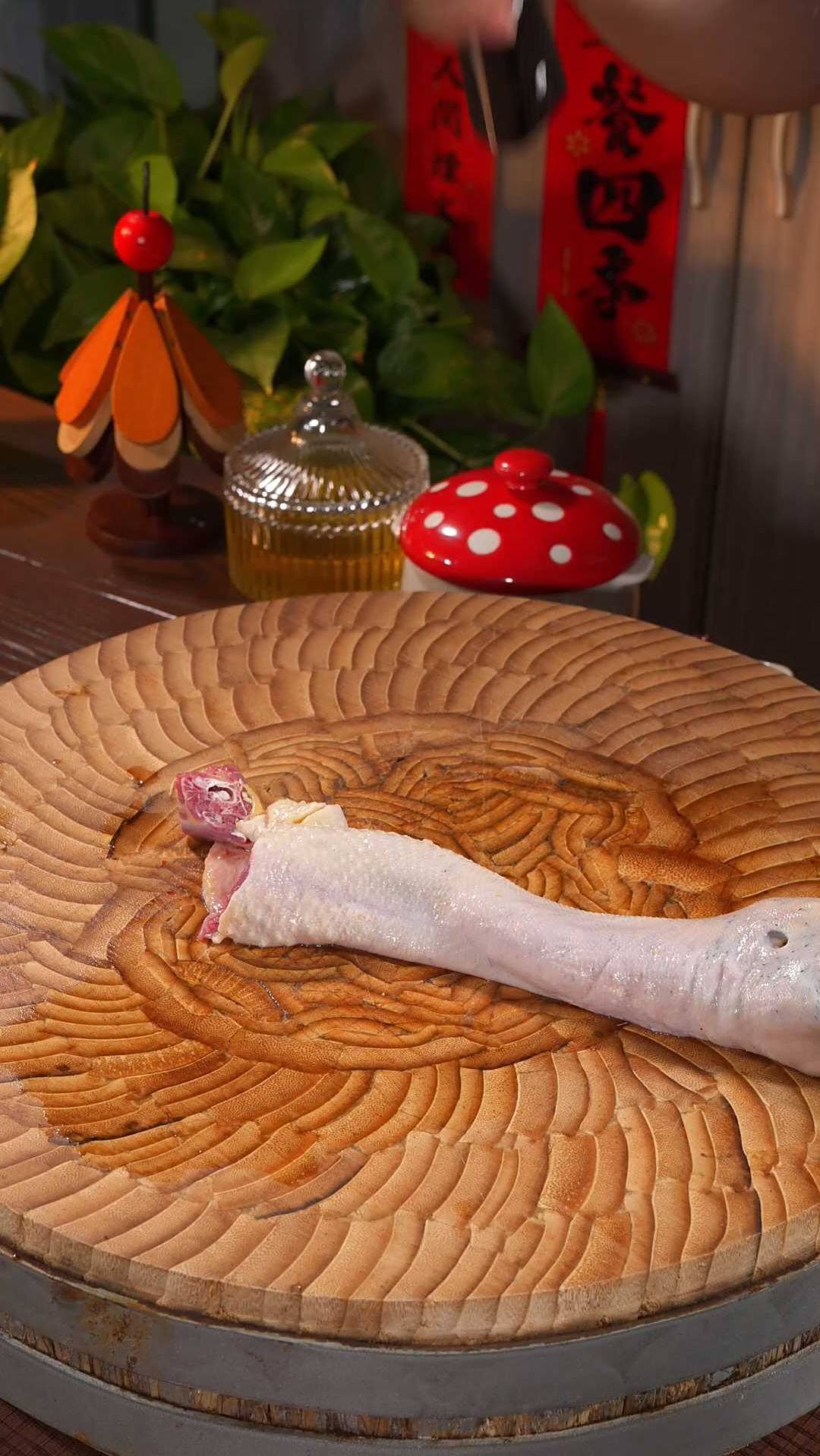 老鸭炖菌菇,不腥不柴的小技巧,全家都爱喝