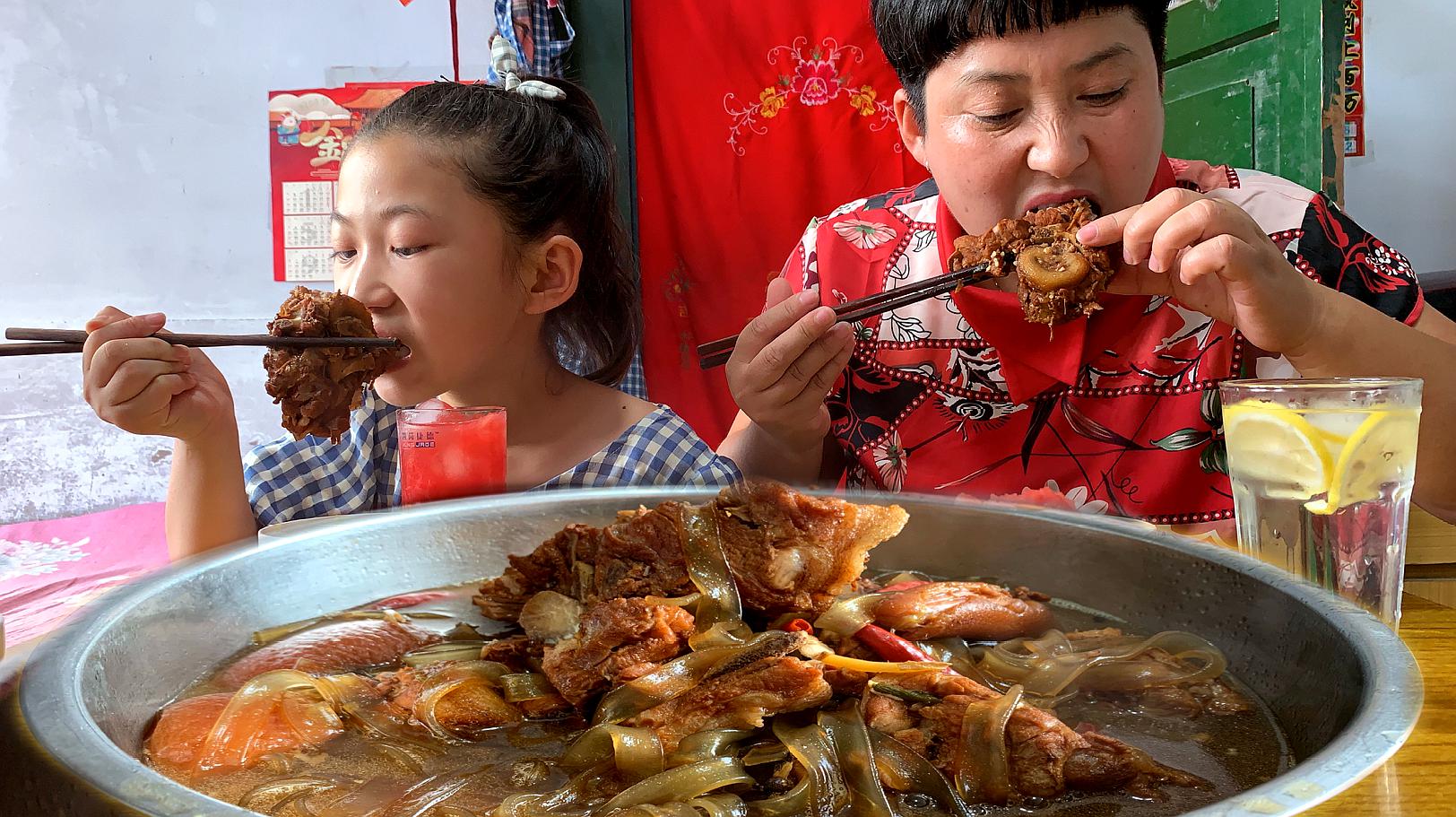 [图]看我们做了什么好吃的，20元1斤，满满一大盆，一家人吃嗨了