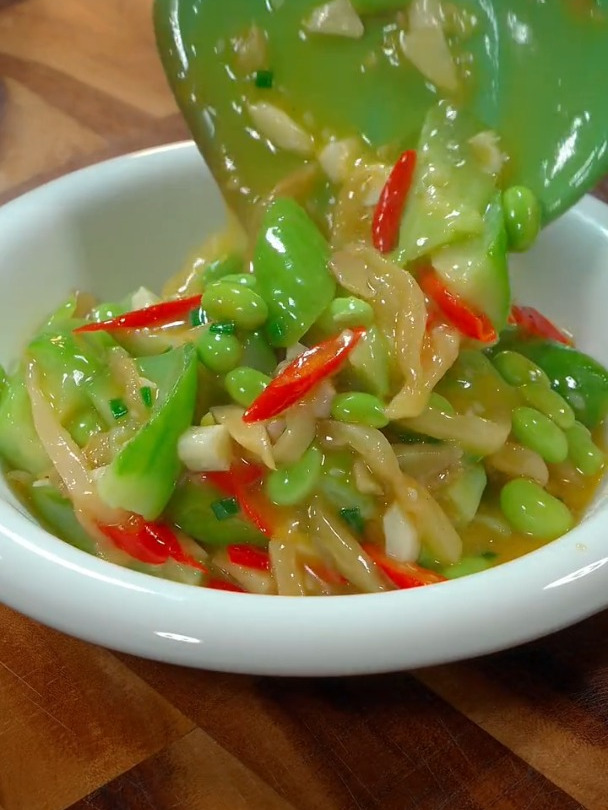 鲜嫩下饭的丝瓜炒榨菜