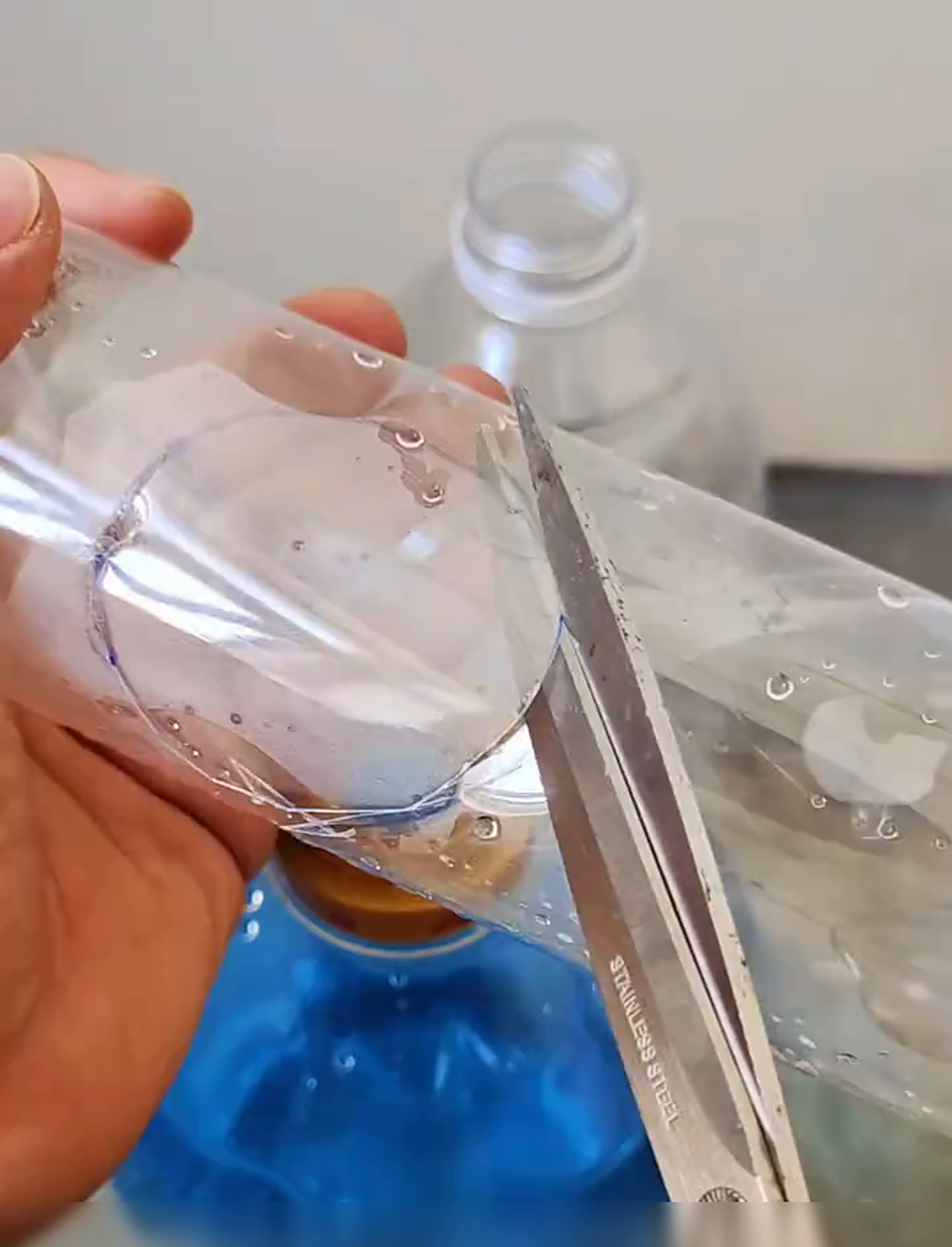 塑料瓶变倒油神器,倒水倒油一滴不漏,超实用!