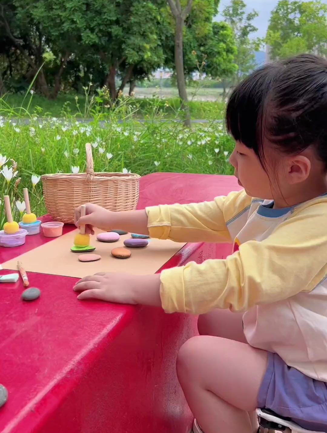 4322_巧手变废为宝～适合小朋友的石头手工画孩子的快乐