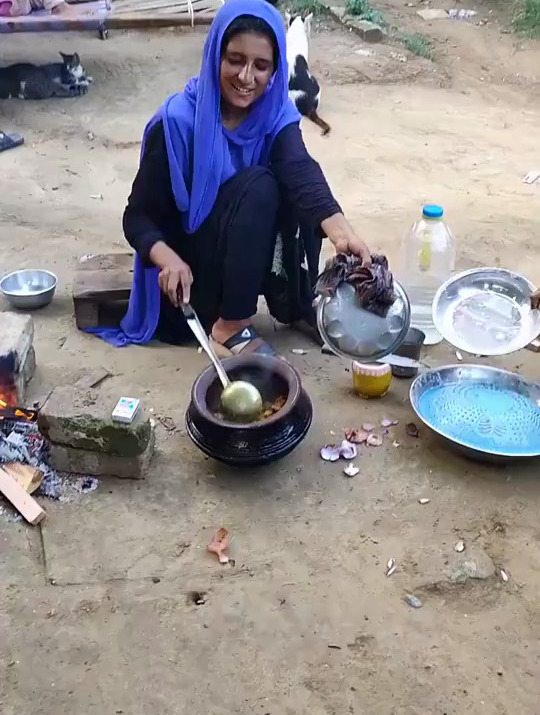 咖喱鸡肉是巴铁流行的菜肴,大部分人还算消费得起