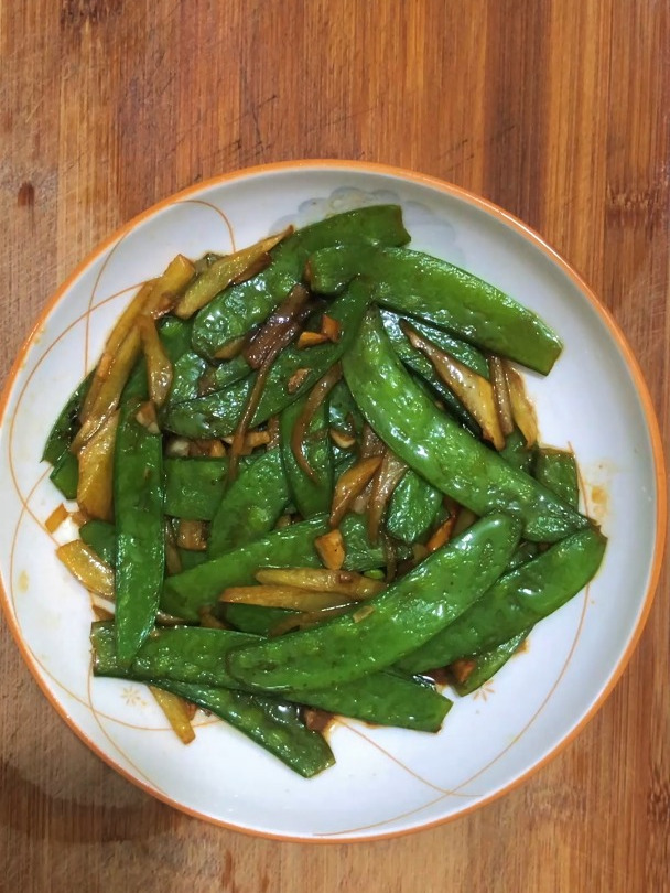 荷兰豆的家常做法,分享一道荷兰豆炒芥兰头