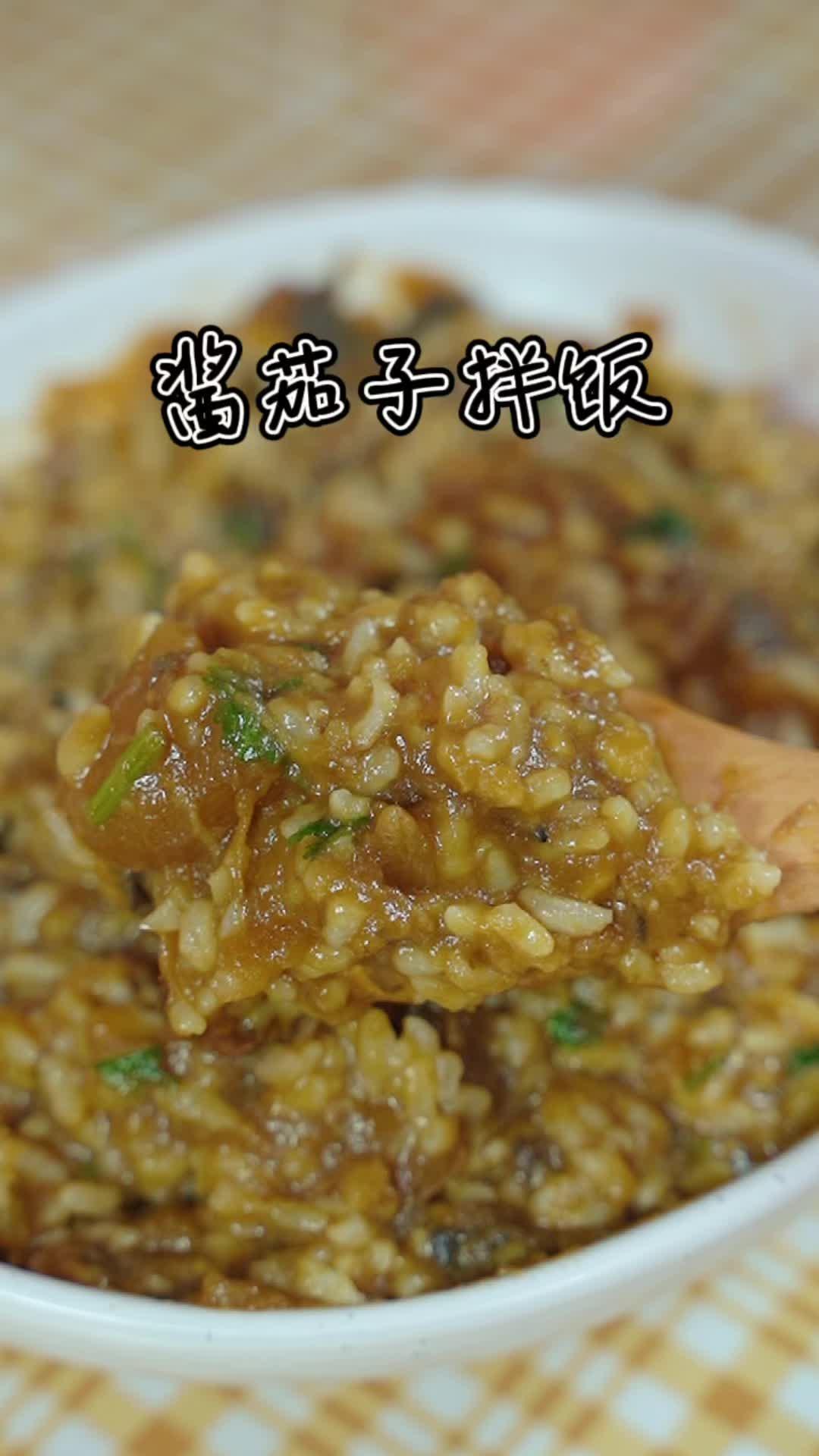 虽然东北菜都是黢黑、胶黏、齁咸,但是架不住它好吃啊