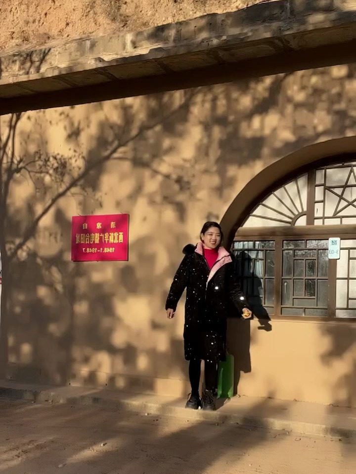 陕北二妹子爱跳舞的精彩视频