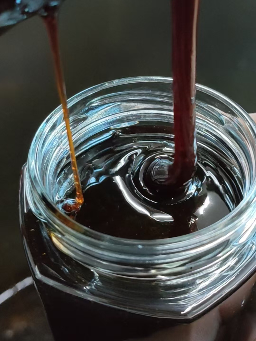 我家的枇杷秋梨膏出锅了,秋冬天喝一杯,舒服!你准备做了吗?