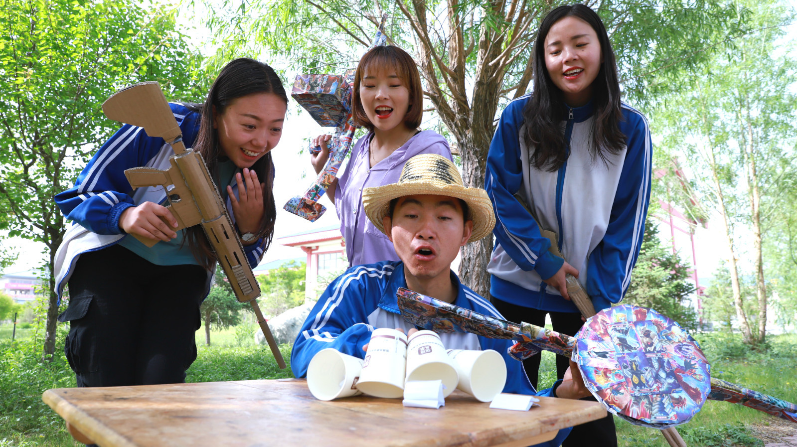 真人和平精英游戏,大圣手工制作一把大盘鸡,夺冠不在话下