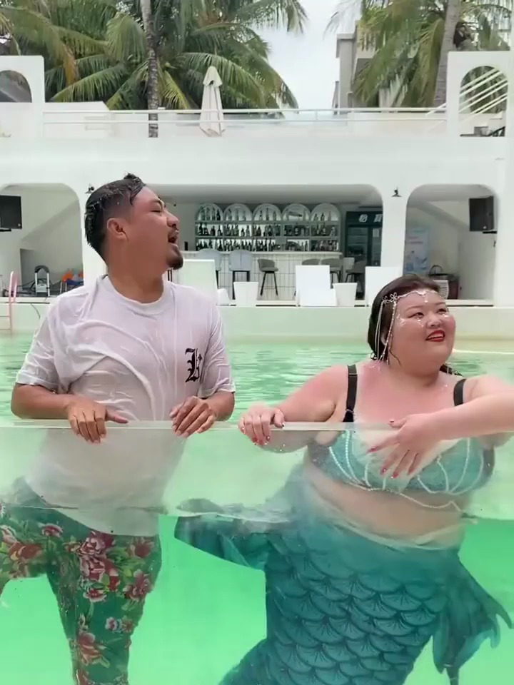 美人鱼婚纱照。