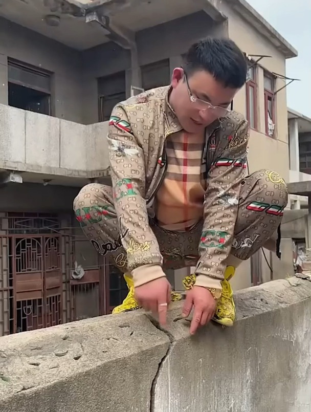 上海富豪在用的‘防水胶’卫生间房顶 水池 鱼缸 阳台 漏水都可以