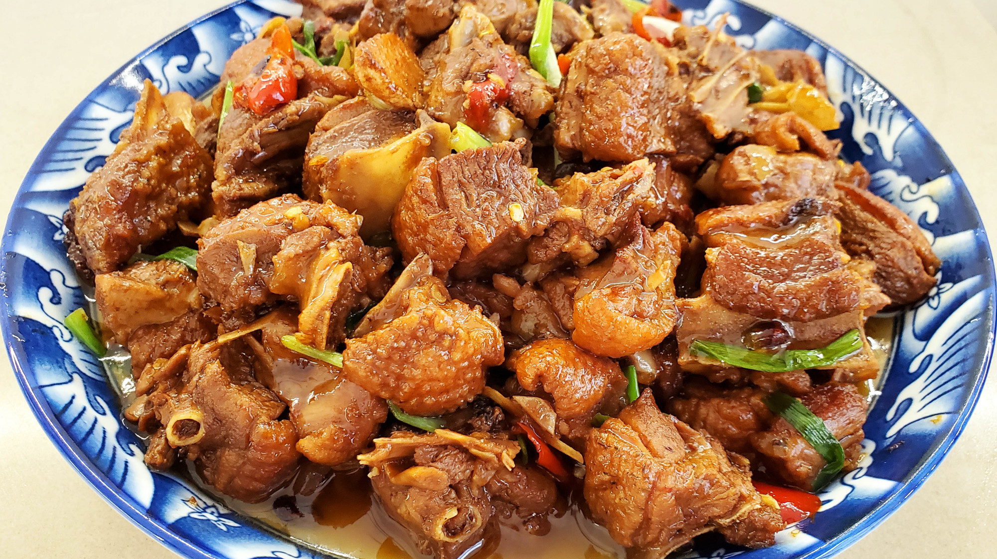 爱吃鸭肉要收藏，跟着大厨这样做，香浓软烂，比啤酒鸭好吃多了