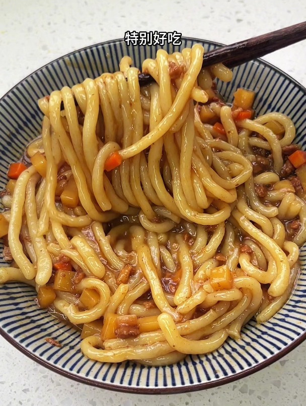 这个土豆炸酱面,真的巨好吃啊