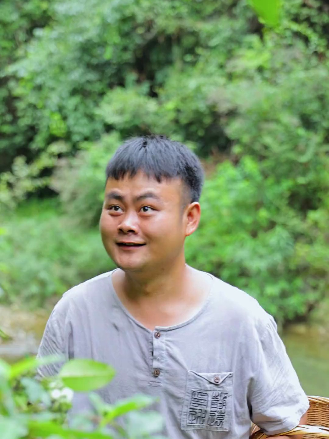 只有在农村才能找到野花椒了,用来做个椒麻鱼简直不要太香了