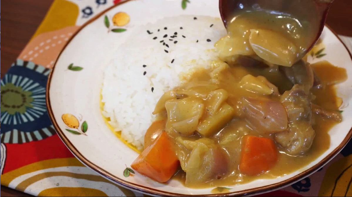 「咖喱鸡块饭」香浓入味,超好吃的秘诀在这里呀