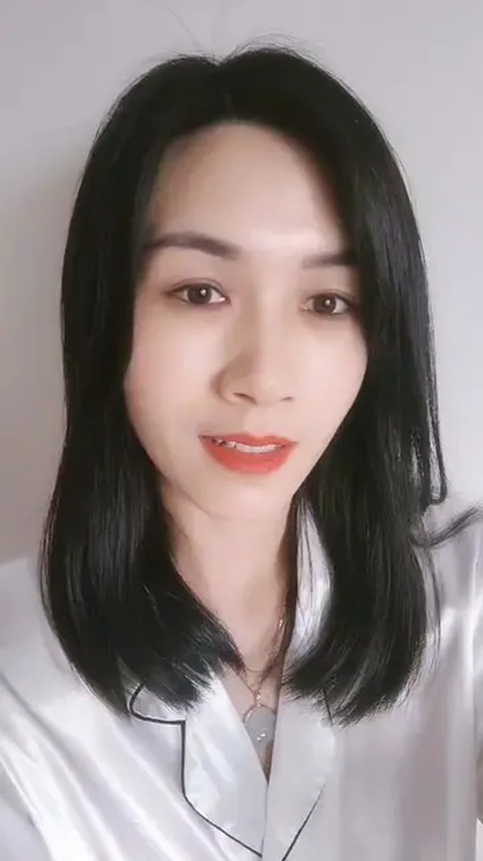 你们能不能借我20?我想买杯奶茶喝日常搞笑