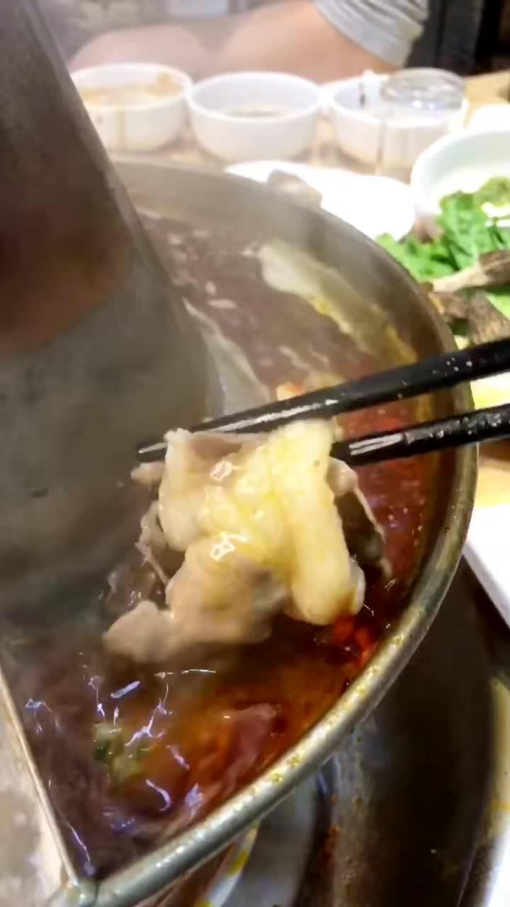 大刀手切的羊肉卷,片大超厚,吃起来超满足