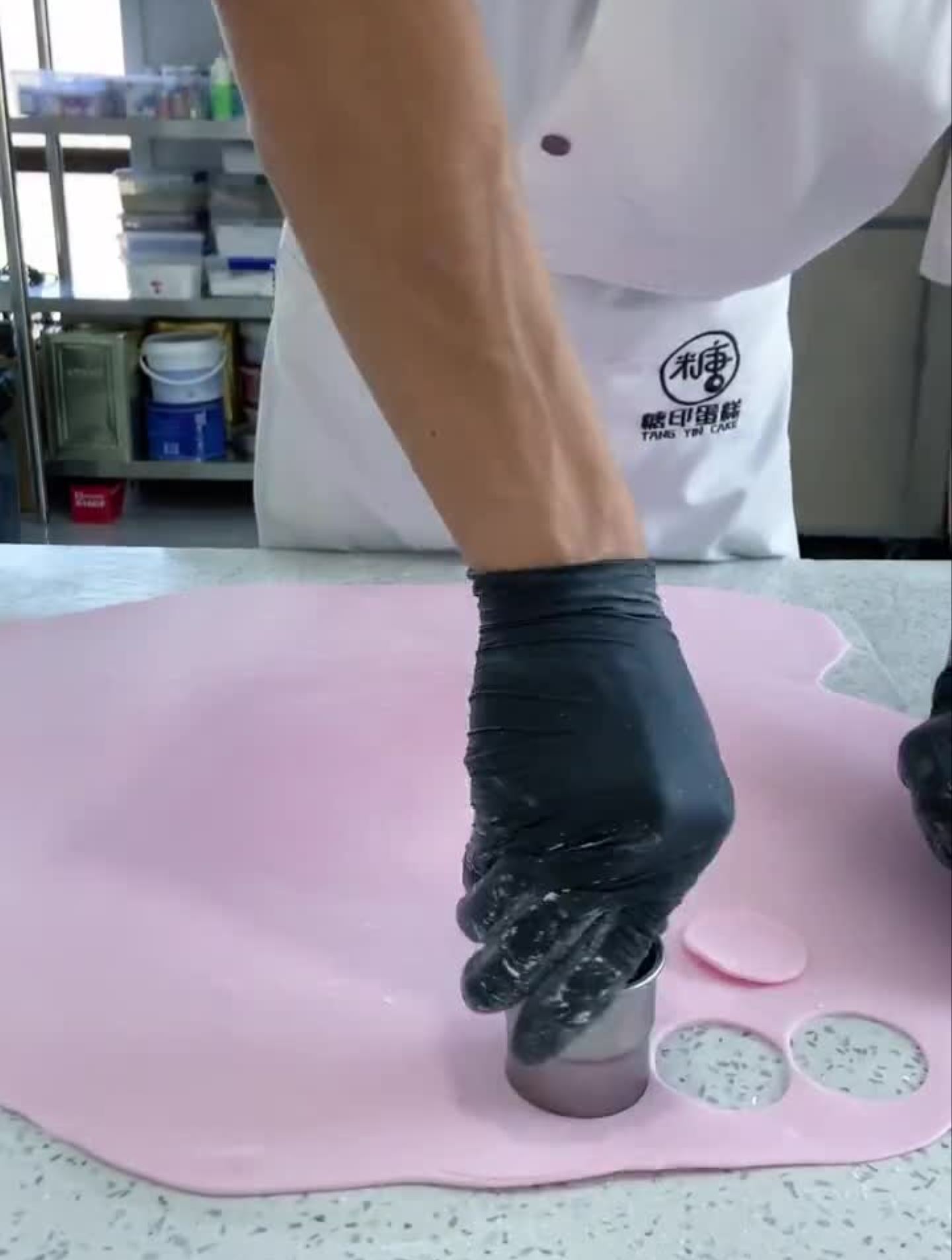 保定创意蛋糕西点蛋糕培训甜趣你没见过的裱花师操作