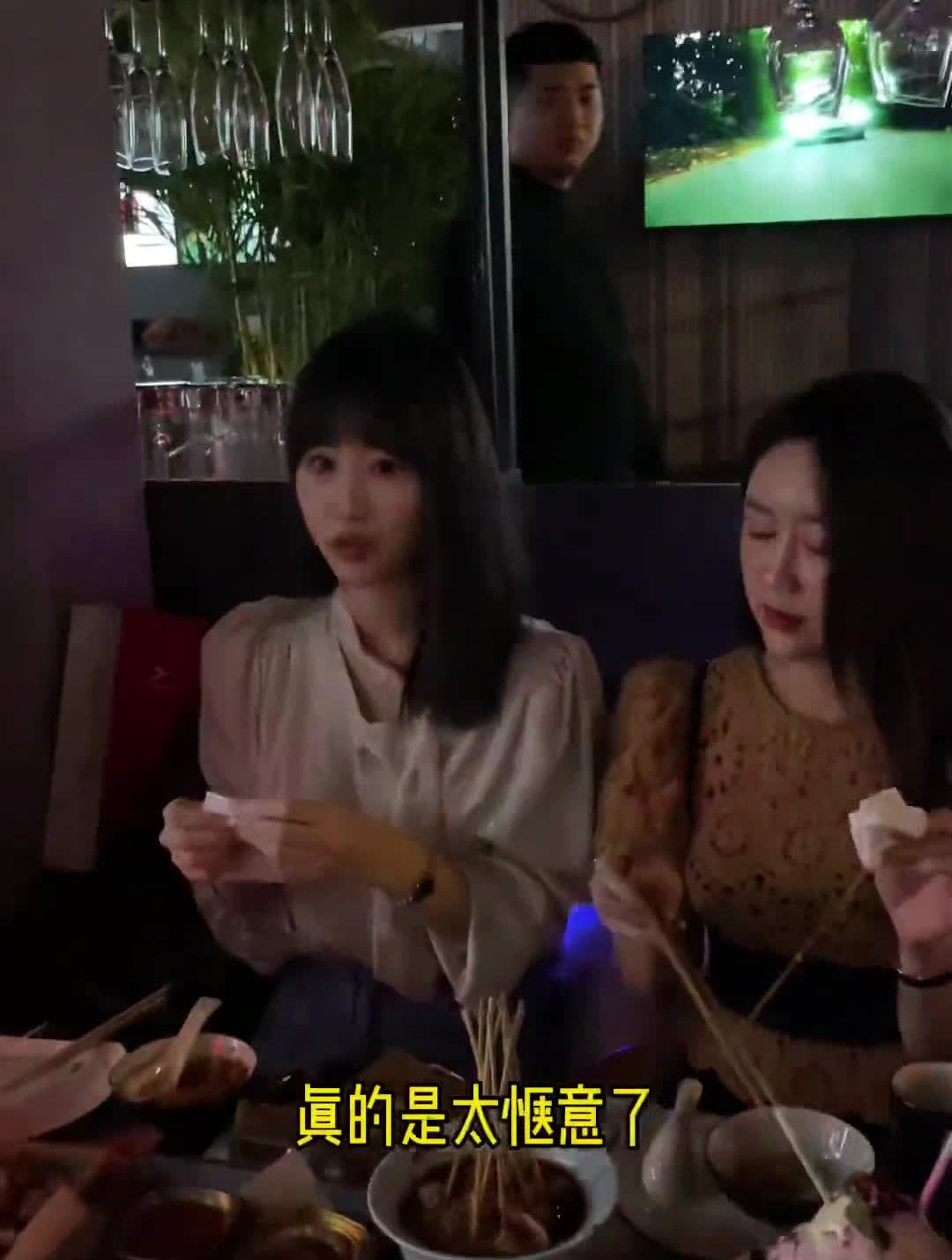 过年漂亮的小姐姐都喜欢来这里,鸡尾酒畅饮太棒了