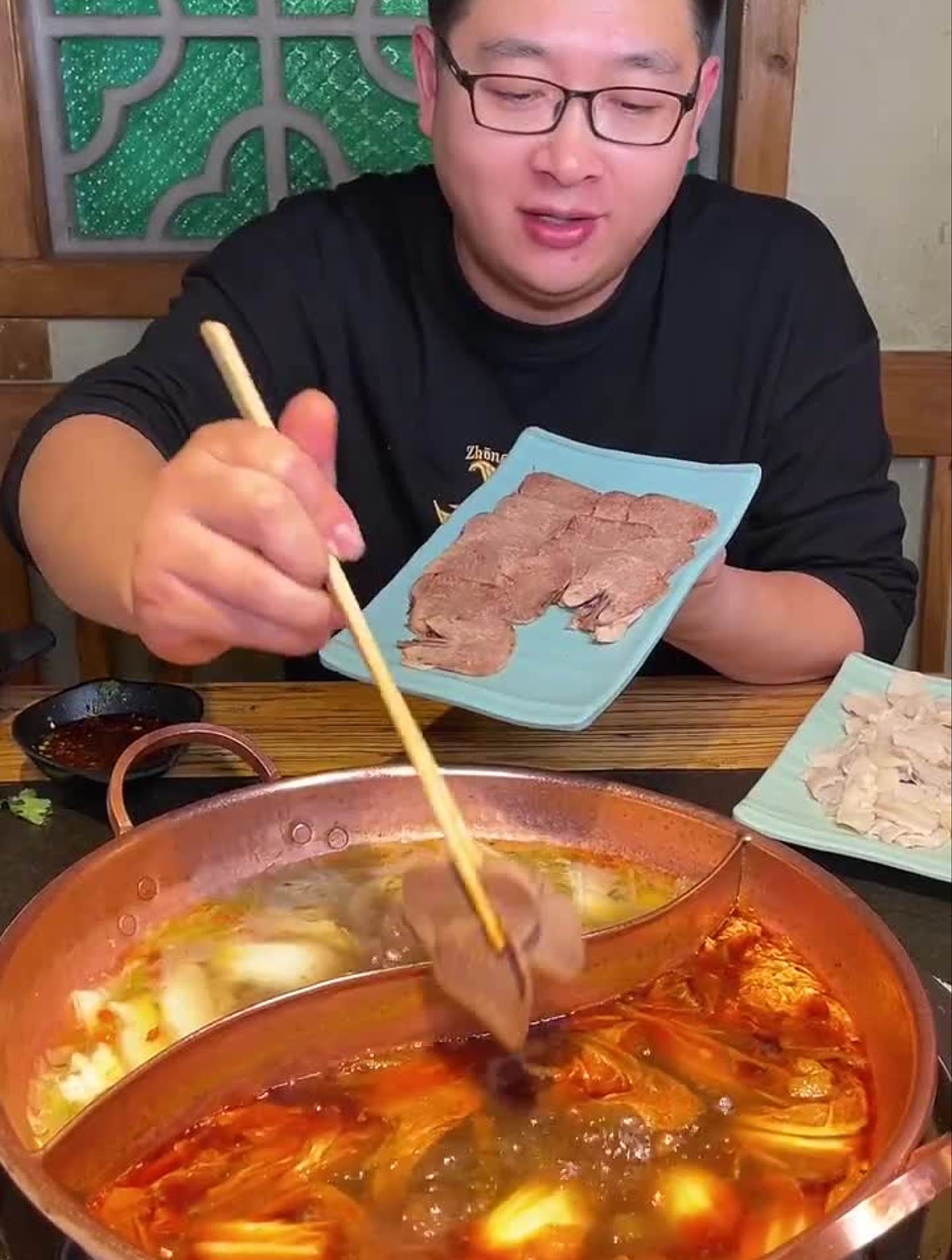 火塘牛肉,蘸云南蘸水吃,又辣又香!