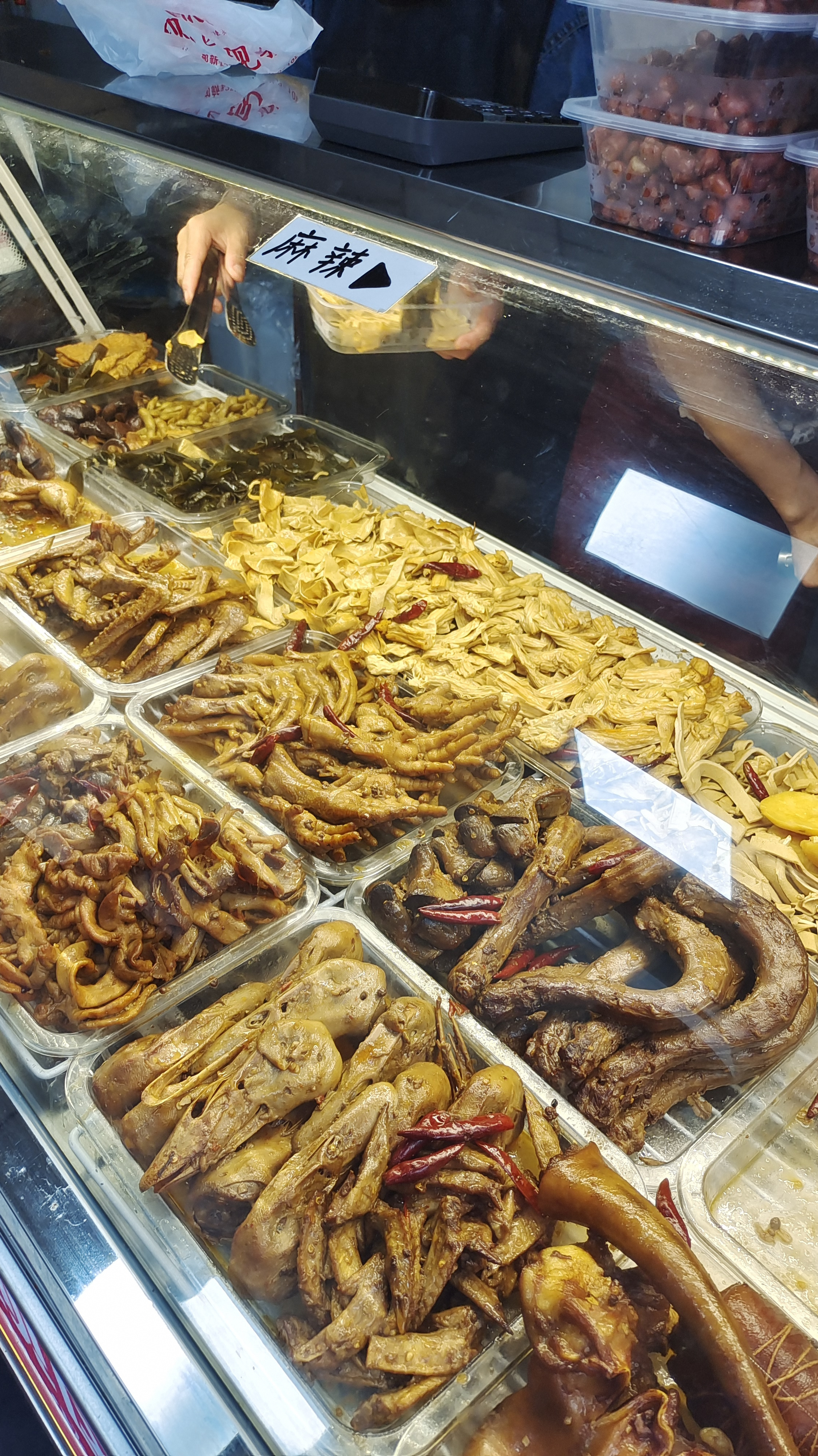 卤侠派现卤现捞味道好称霸一街