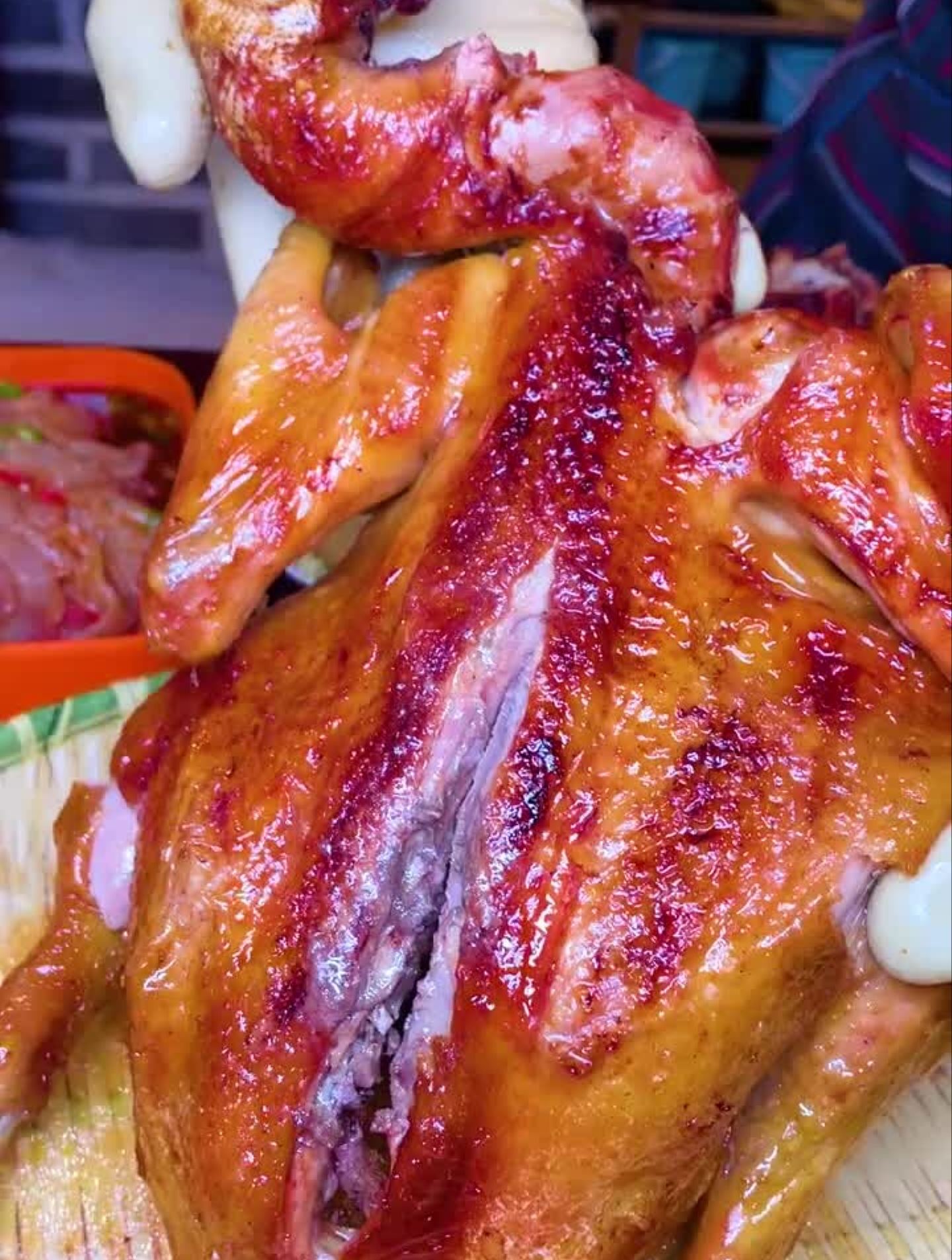 这坑烤大公鸡,味道相当够用!更何况这个米数,也没谁了!