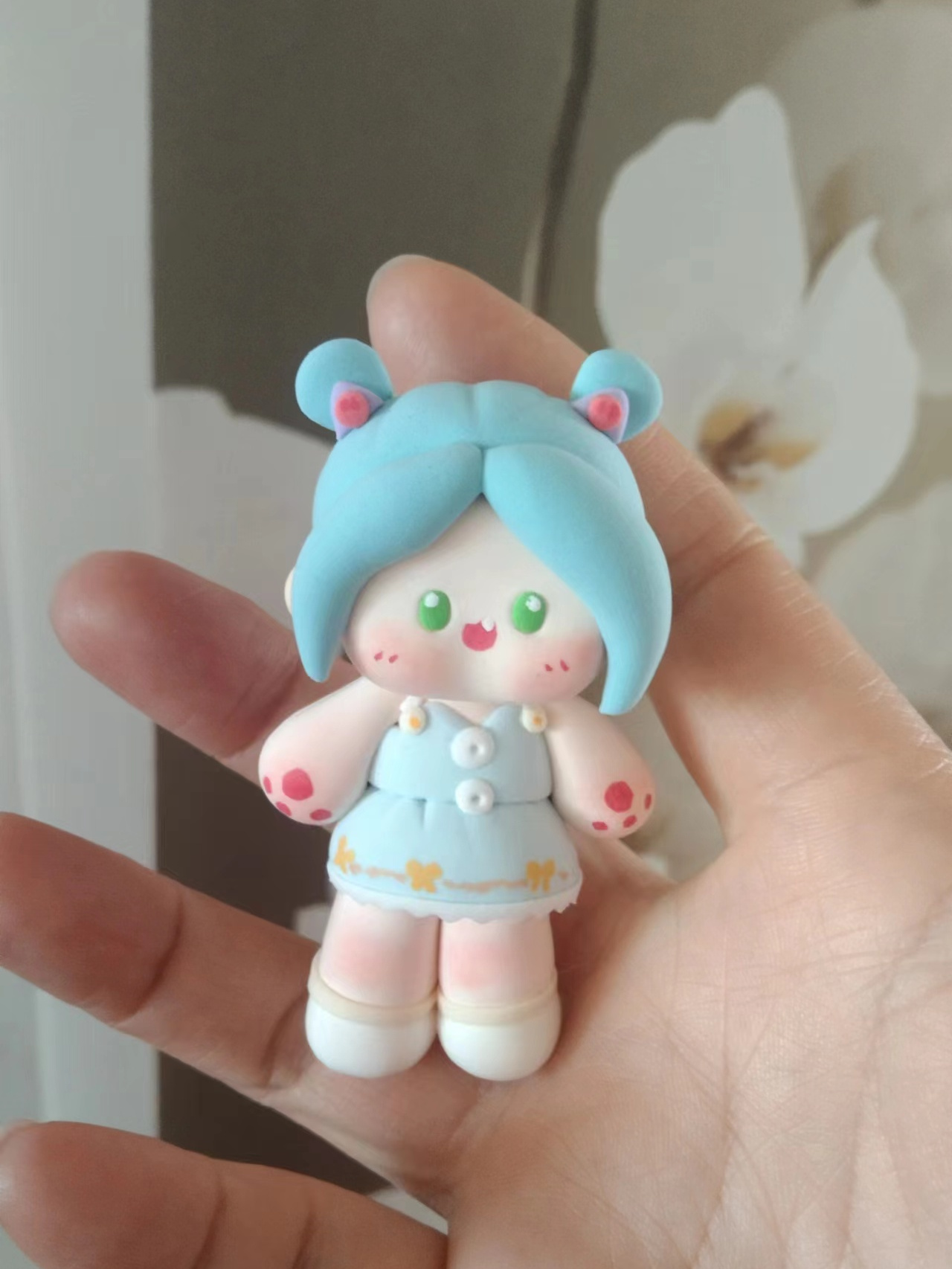捏q版萌娃~黏土娃娃教程今天做了一只软萌的棉花娃娃~