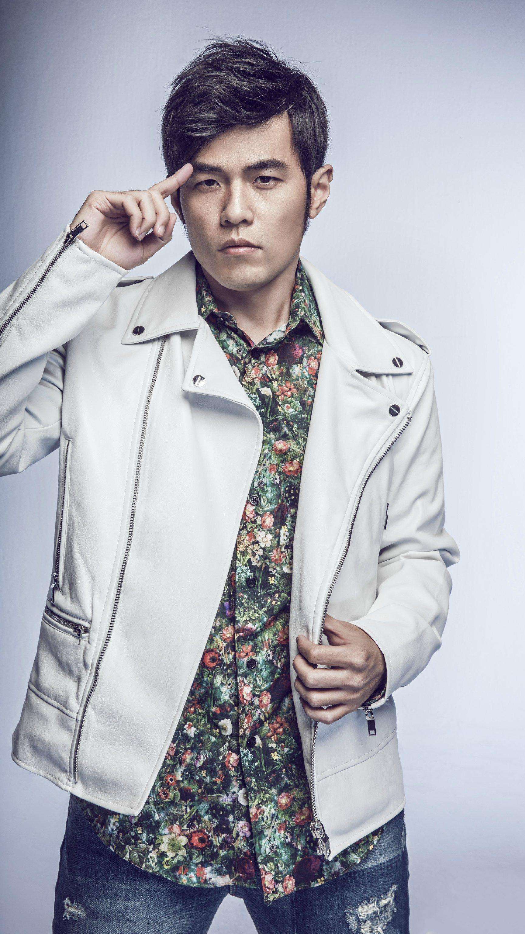 周杰伦有多拼,忍受强直性脊柱炎,跟刘畊宏学健身