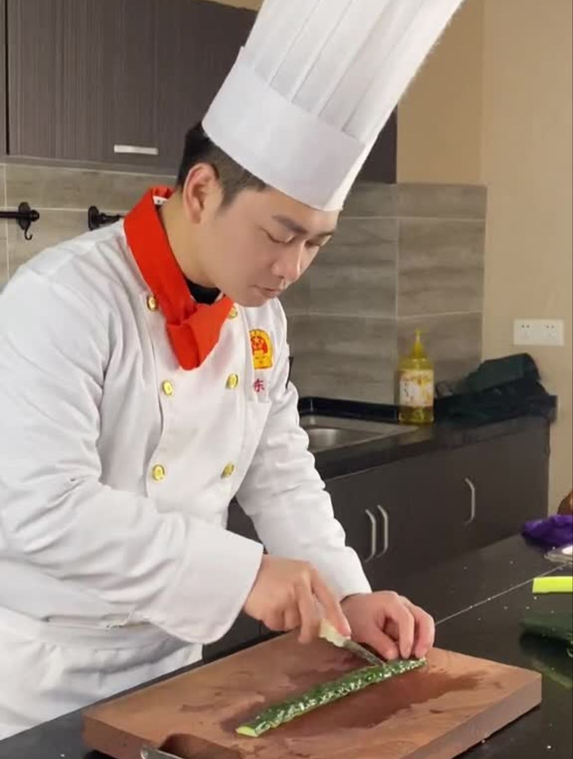 创意黄瓜枫叶切法!刀工刀功东方帅