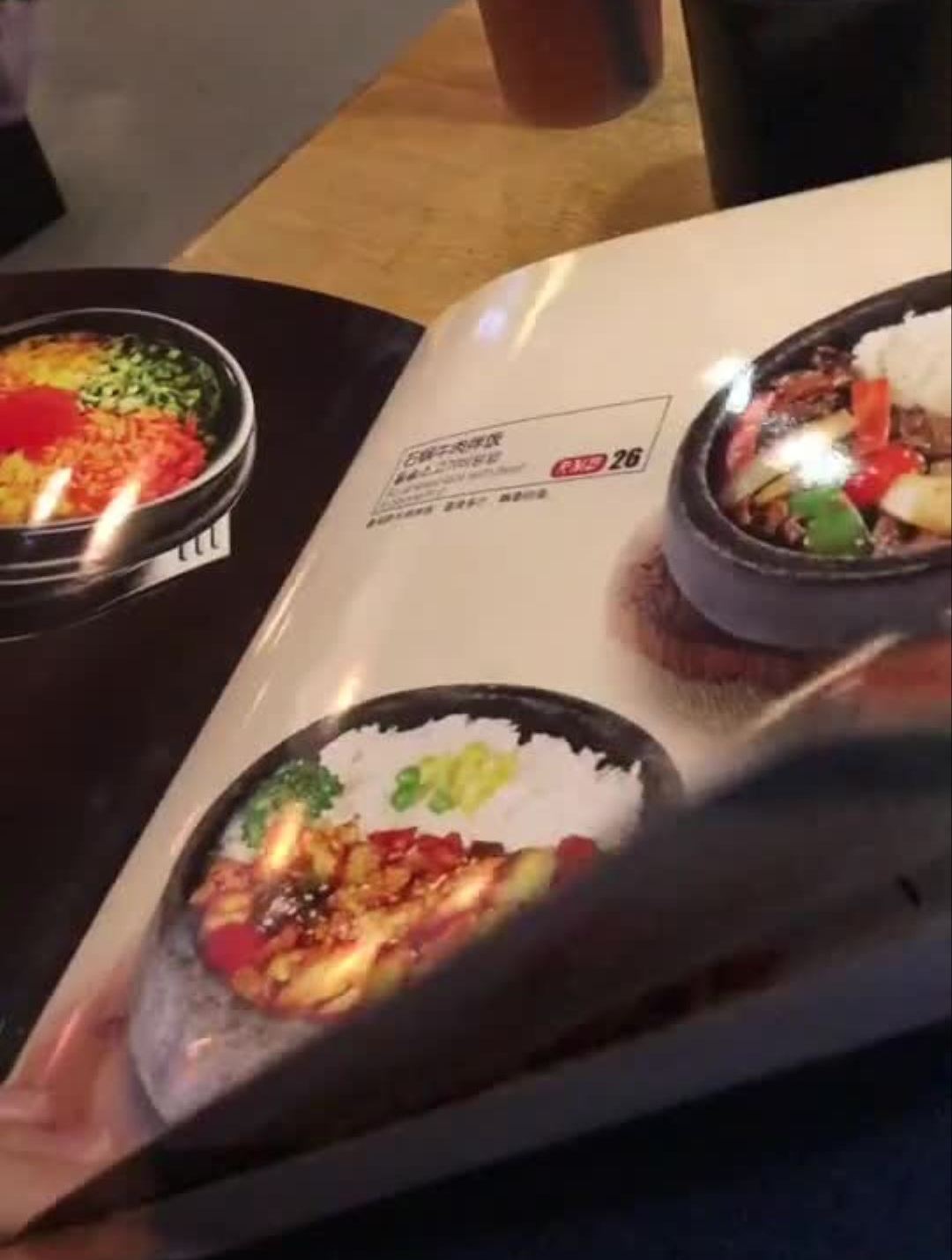 汕头每次去都得排队烤肉还算不错的之前点过饭的要命的难吃