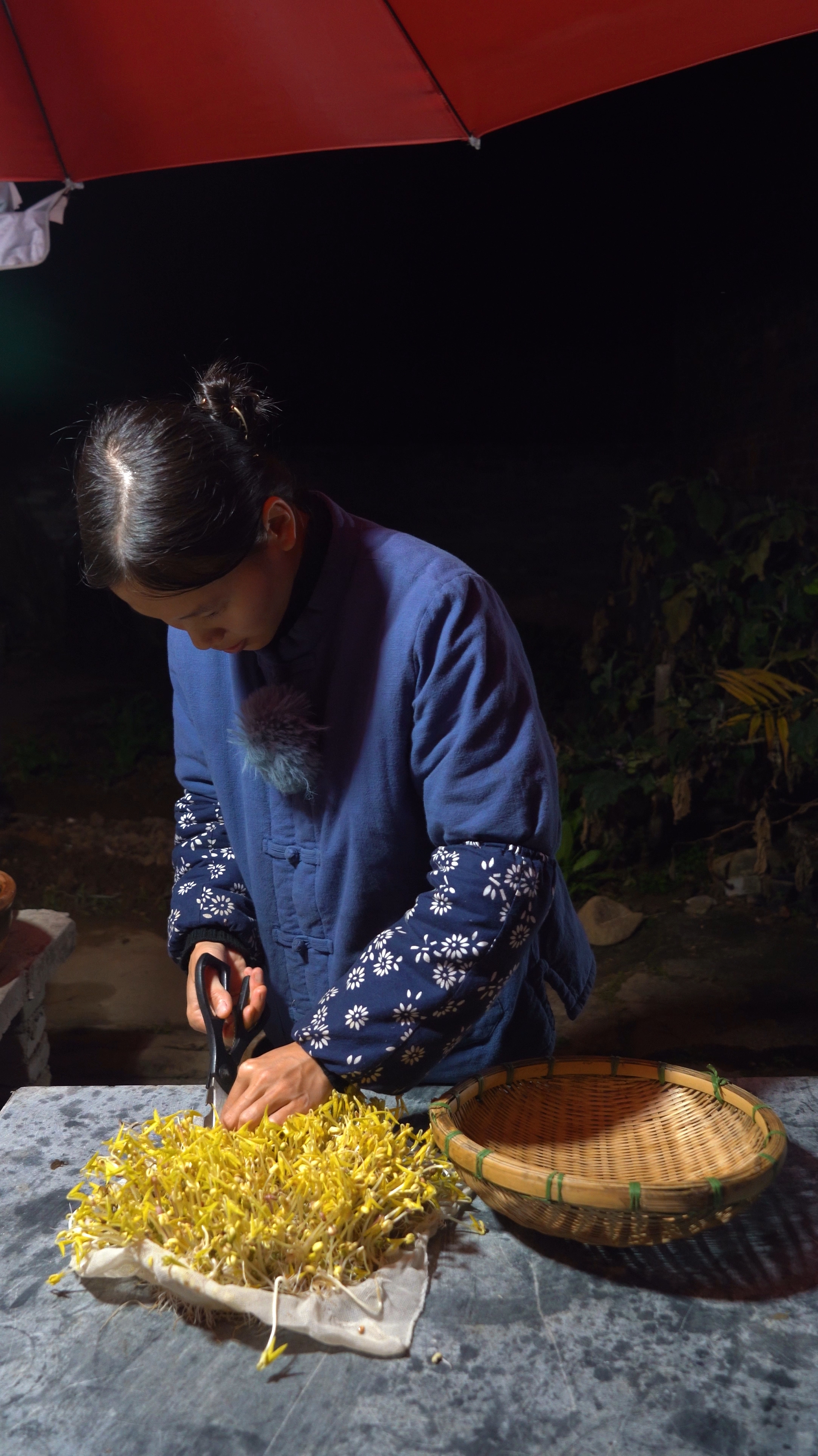 素版佛跳墙,历时一周,自己发的豆芽做食材,美食需要时间来沉淀
