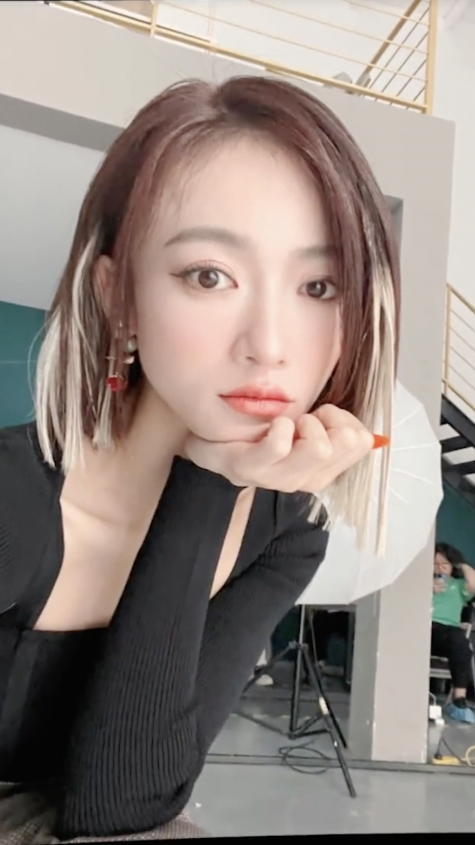 高级画报写真妆教来啦~ 吴谨言亲自复刻大片妆容