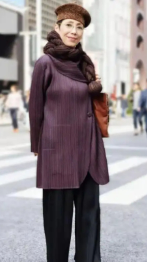 中老年女性怎么穿出时尚感?多注意这两点,年轻又有活力