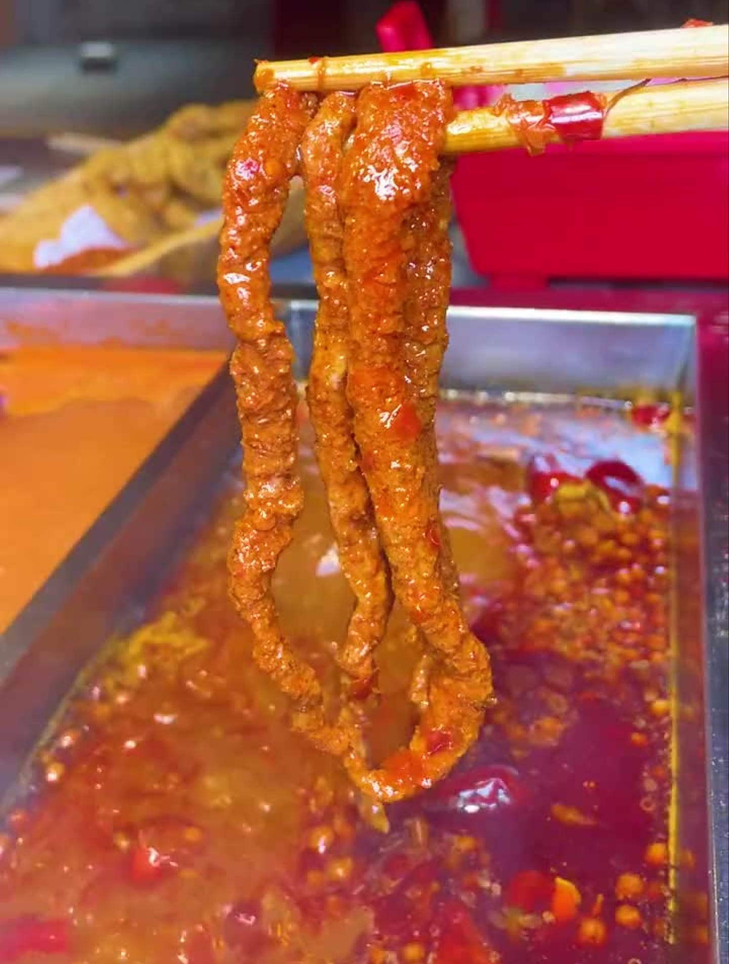 没想筷子牛肉这么好吃,双椒牛肉,又嫩又辣。都谁吃过?