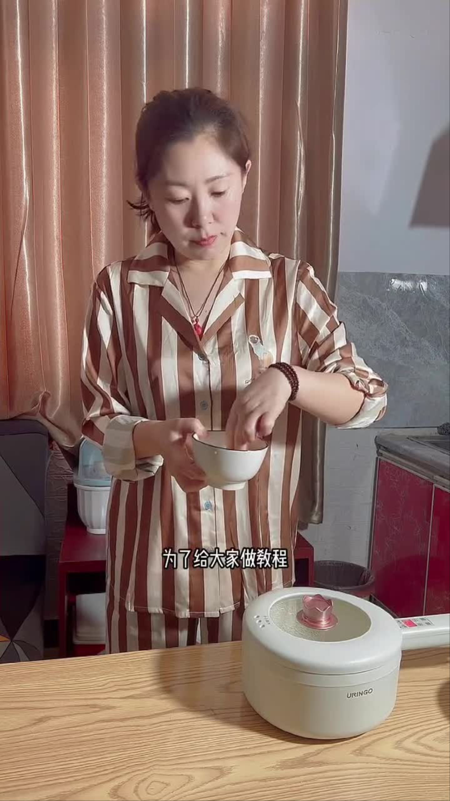 咱就说这海参小米粥,是不是一个叫海参的人熬的小米粥