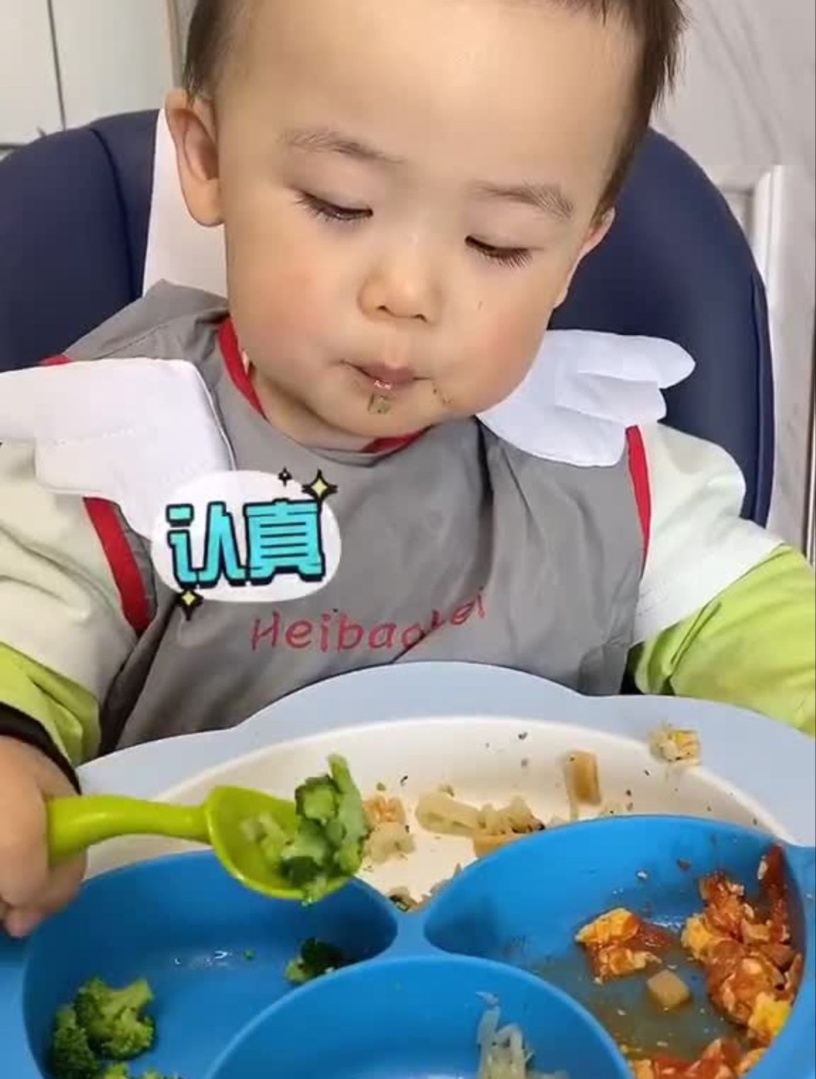 宝宝午餐谢谢大家每天都来看我吃饭饭爱你们呦