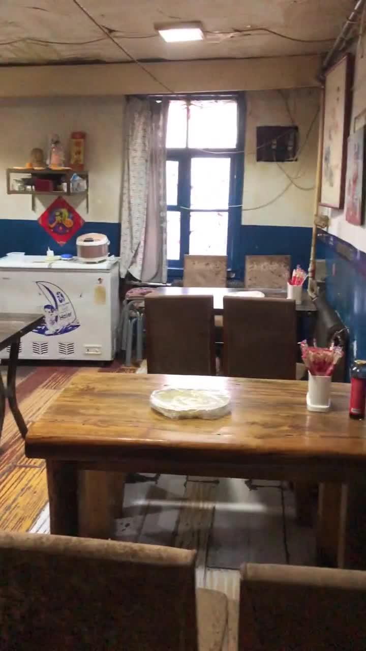 很多人专程来吃,就为了这个炸鸡脖