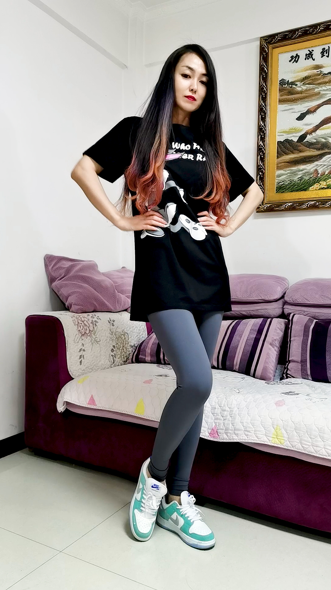 这才是夏季鲨鱼裤的穿搭示范,个性耐看值得借鉴,显得瘦高