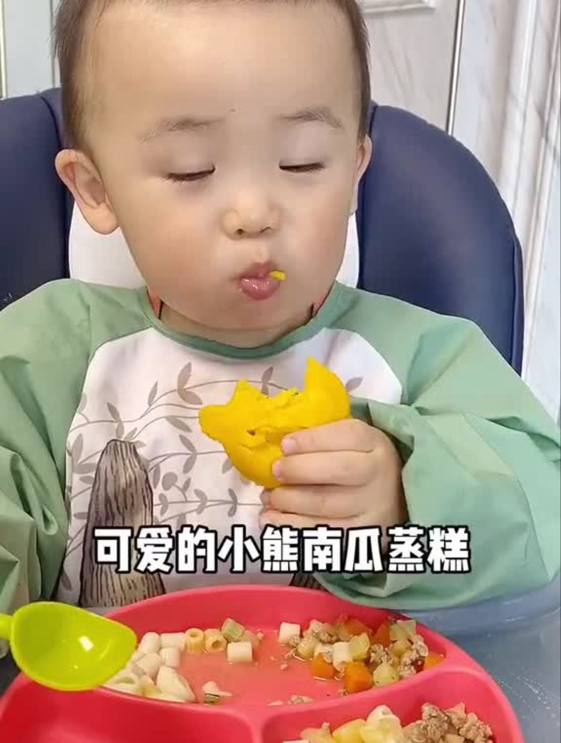 宝宝的午餐自动屏蔽青菜的一天blw自主进食